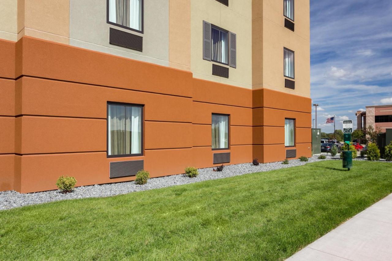 Candlewood Suites Eau Claire I-94 By Ihg Exteriör bild